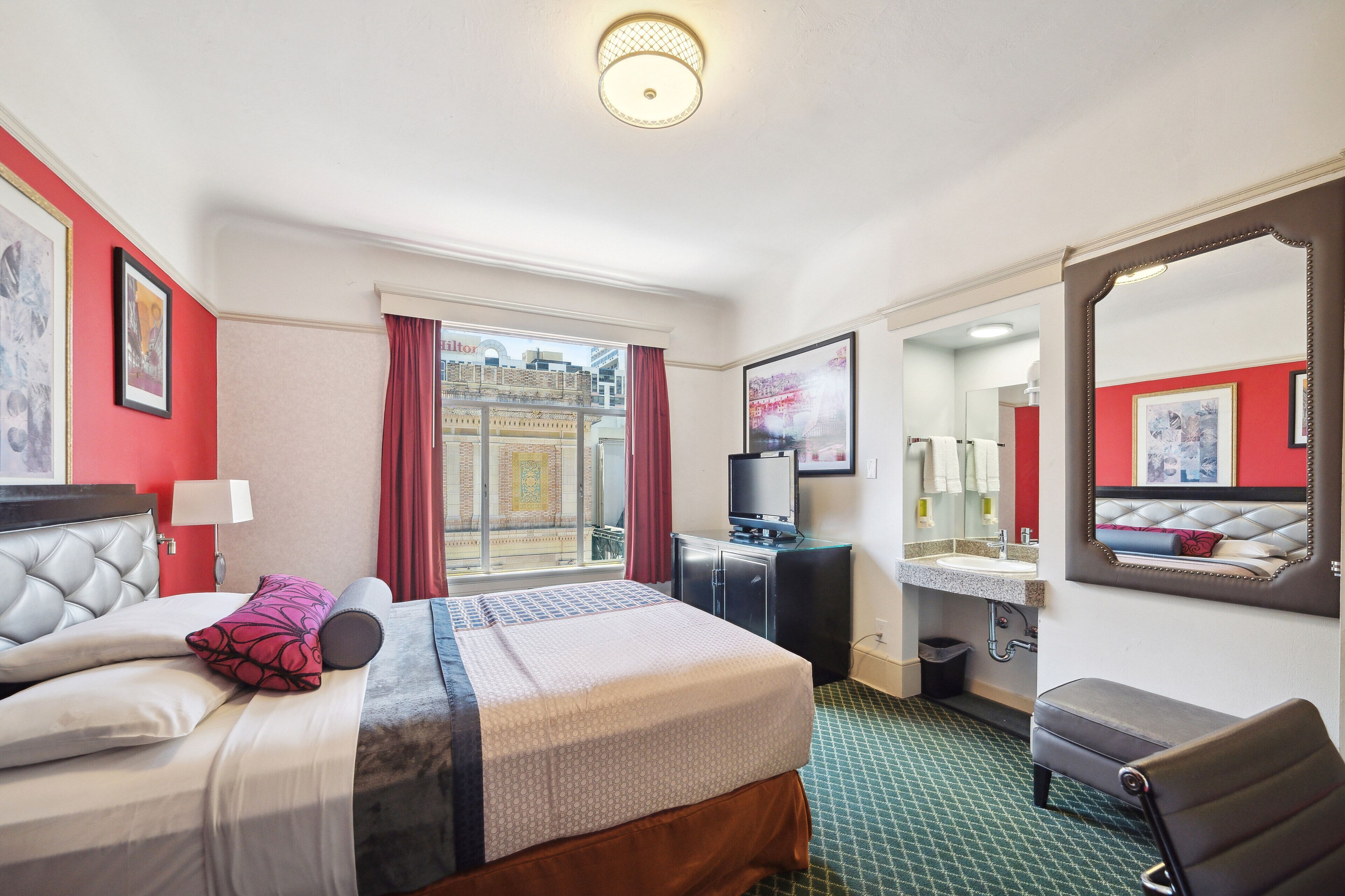 Photo - Union Square Plaza Hotel