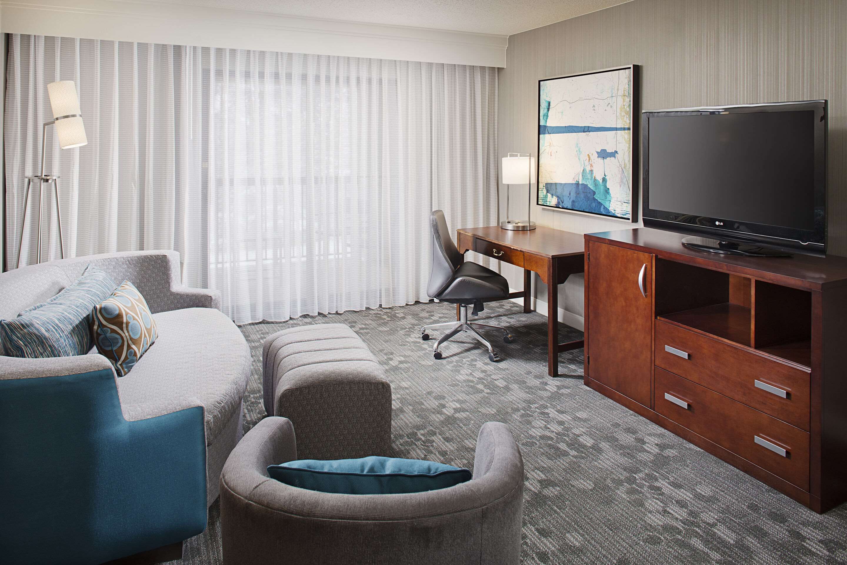 suite, 1 king bed, accessible, non smoking | premium bedding, down duvets, desk, laptop workspace