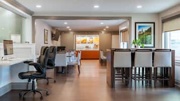 Desayuno bufé gratuito y diario