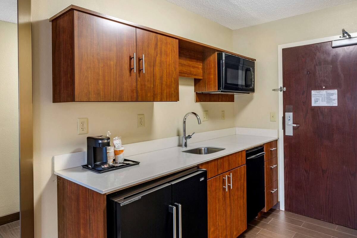 desk, blackout curtains, iron/ironing board, free wifi