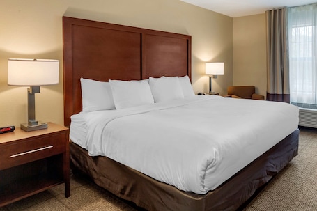 Desk, blackout drapes, iron/ironing board, free WiFi
