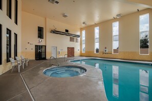Indoor spa tub - HillSide Inn (Pagosa Springs)