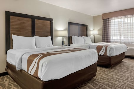 遮光窗帘、熨斗/熨衣板、免费婴儿床、折叠床/加床(额外收费)