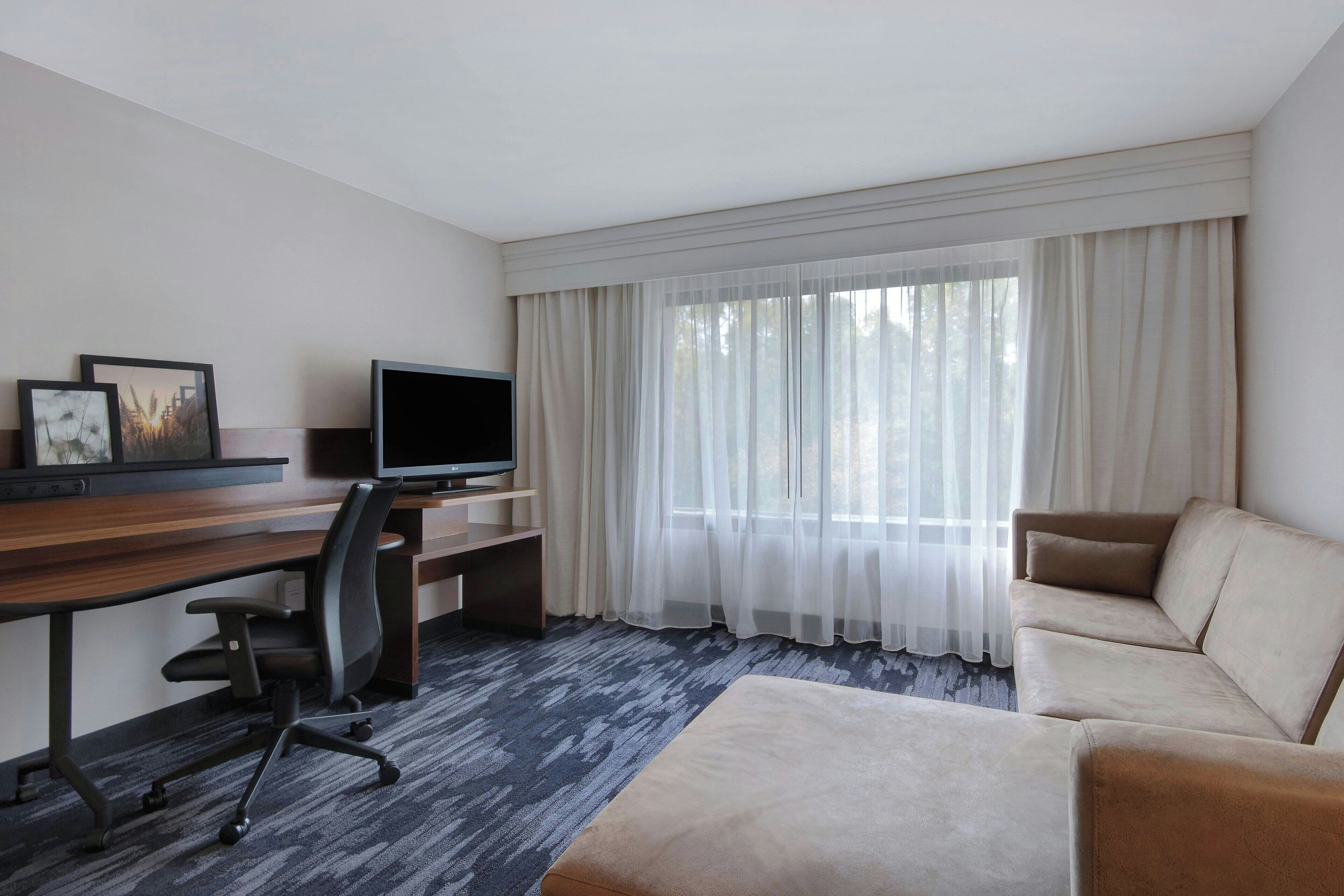 suite, 1 king bed with sofa bed | down duvets, in-room safe, desk, laptop workspace