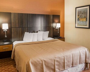 Suite, 1 King-Bett, barrierefrei, Nichtraucher | 1 Schlafzimmer, Daunenbettdecken, Pillowtop-Betten