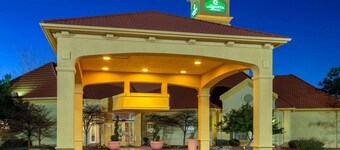 La Quinta Inn & Suites by Wyndham Albuquerque West