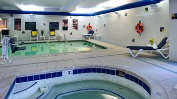 Indoor pool, sun loungers