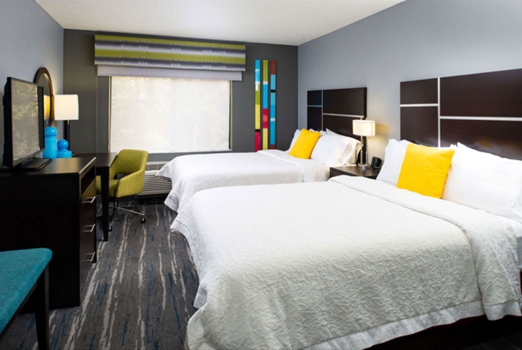 Hypo-allergenic bedding, in-room safe, desk, laptop workspace