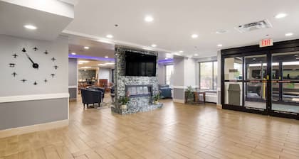 Quality Inn & Suites CVG Airport