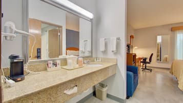 Standard Room, 1 King Bed, Non Smoking | Premium bedding, laptop workspace, soundproofing, iron/ironing board