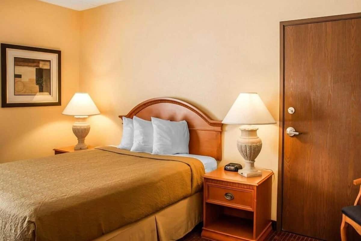 高档床上用品、笔记本电脑工作区、隔音、熨斗/熨衣板