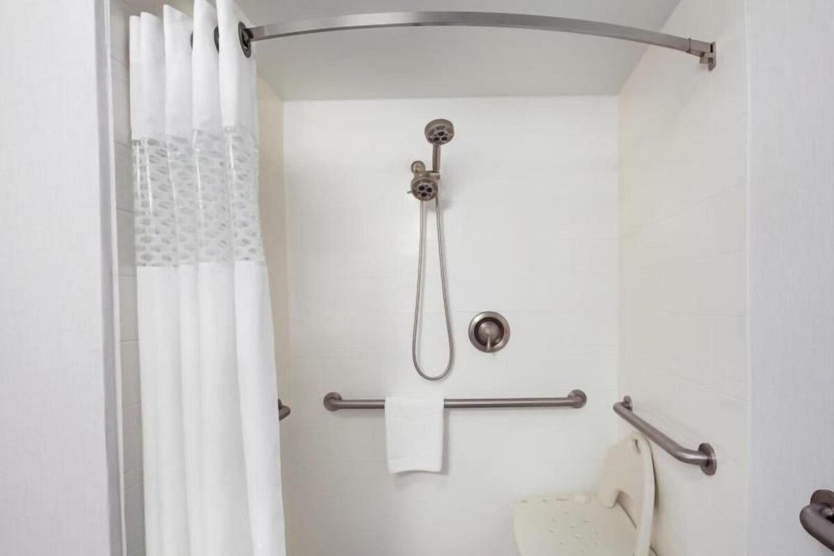 Bathroom | Hair dryer, towels