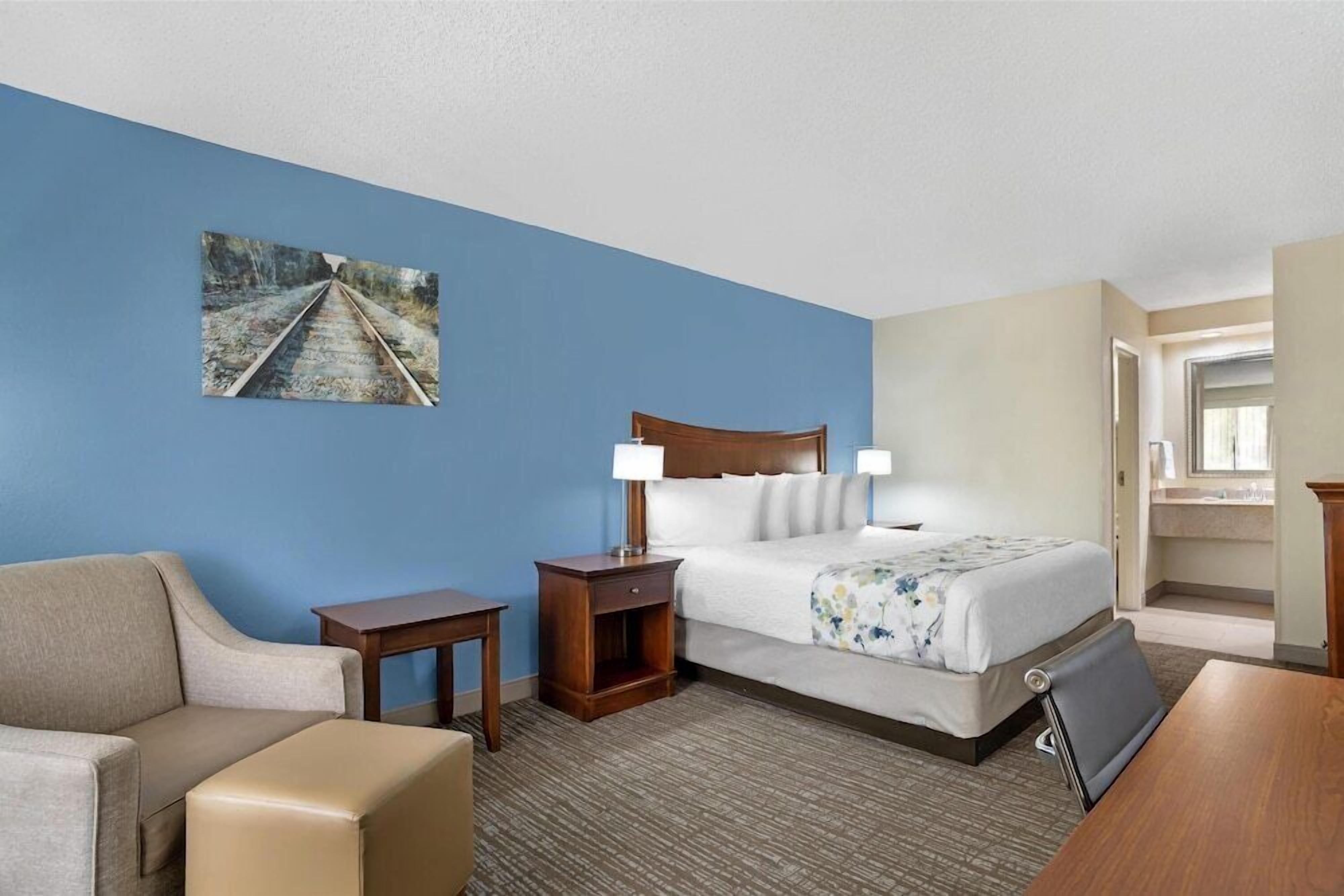 In-room safe, desk, laptop workspace, iron/ironing board
