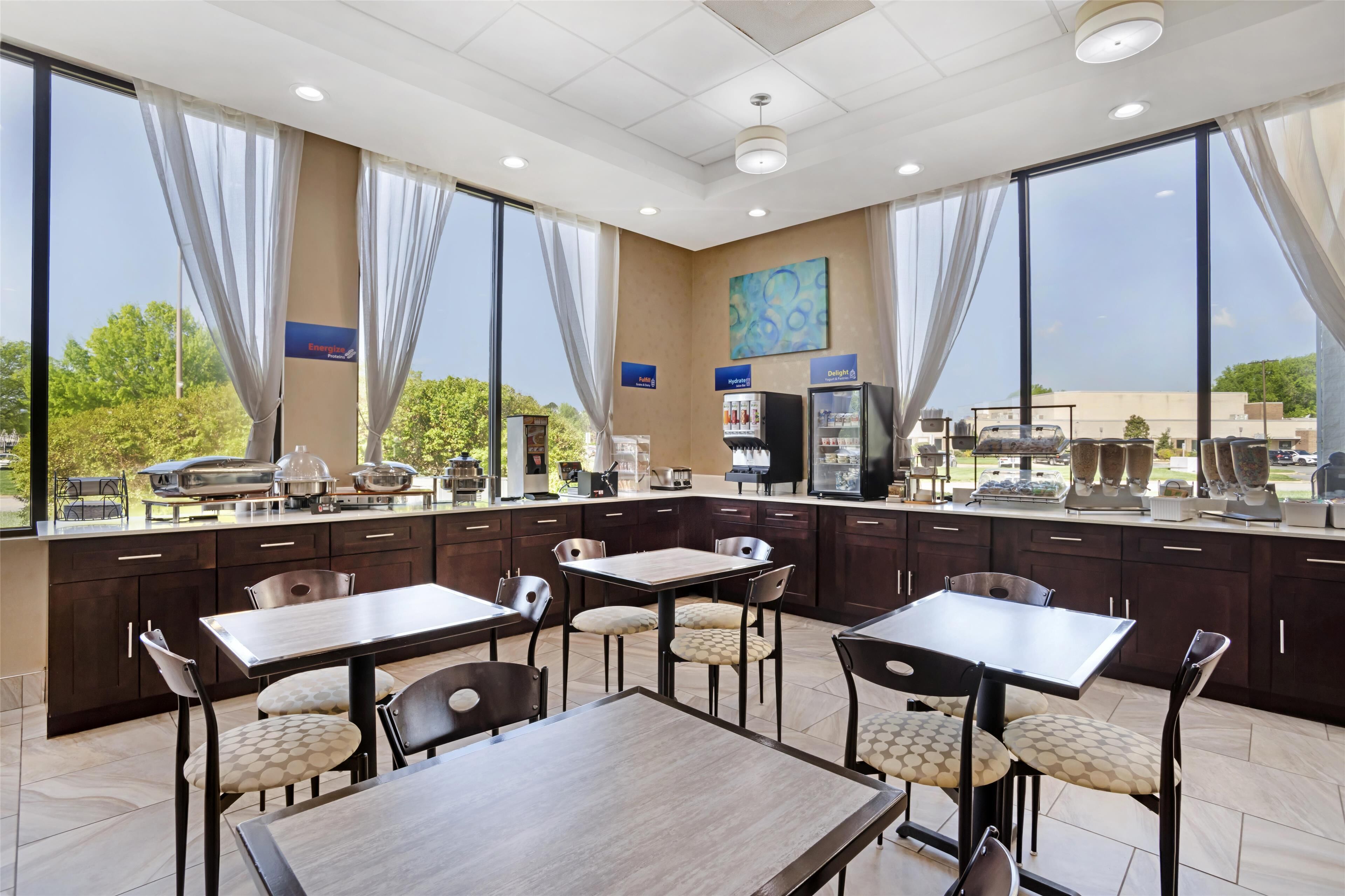 free daily full breakfast