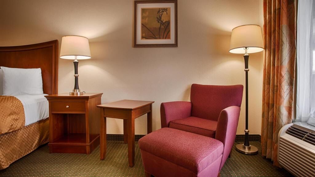 In-room safe, desk, laptop workspace, iron/ironing board