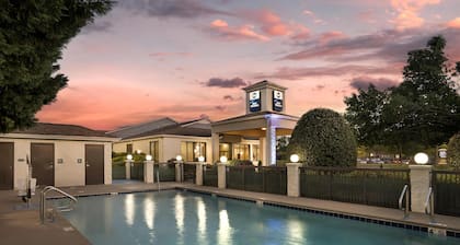Best Western Inn & Suites - Monroe