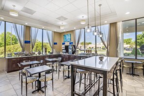 Free daily full breakfast 