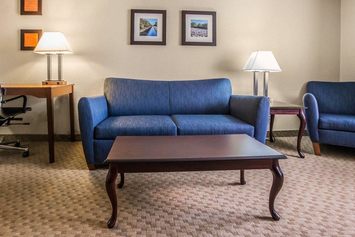 Suite, 1 très grand lit et 1 canapé-lit, non-fumeur