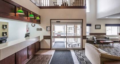 Quality Inn & Suites Dixon near I-88