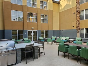 BBQ/picnic Area - Homewood Suites by Hilton Phoenix/Chandler (Chandler)