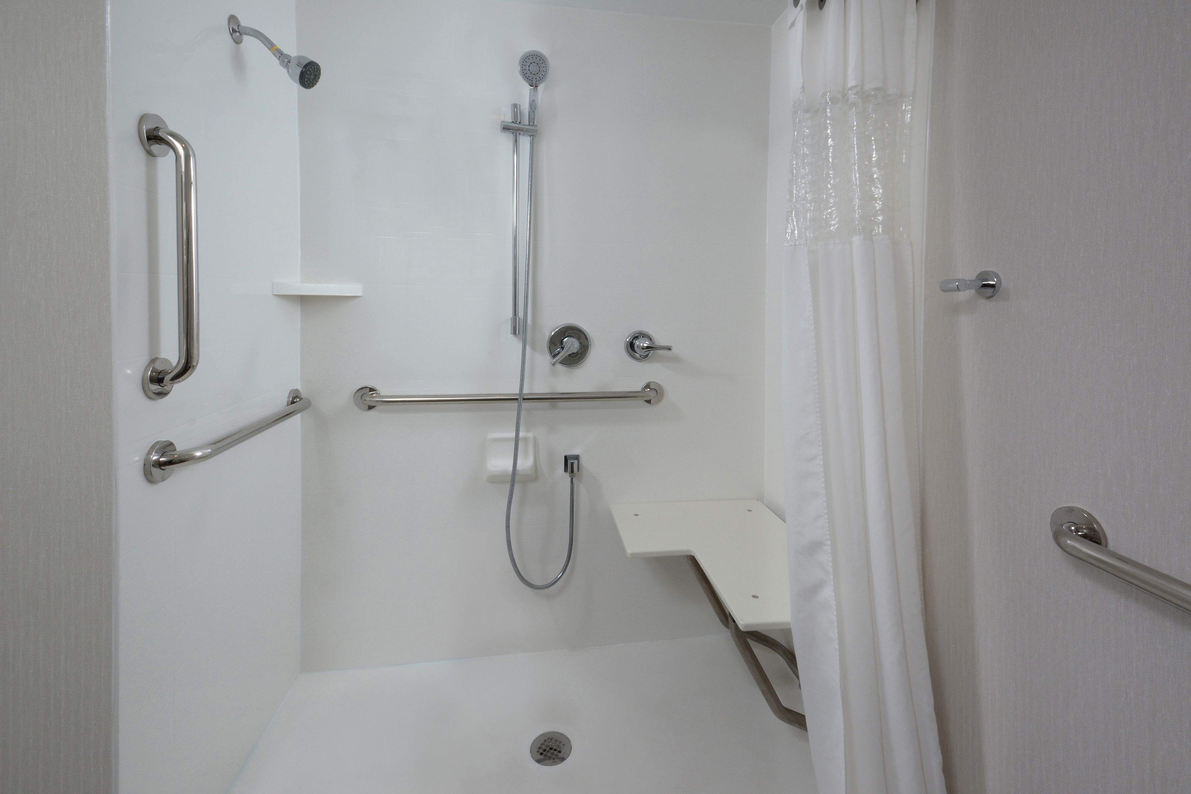 room, 2 queen beds, accessible (roll-in shower) | bathroom | combined shower/bathtub, free toiletries, hair dryer, towels