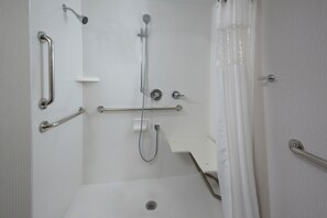 Room, 2 Queen Beds, Accessible (Roll-In Shower) | Bathroom | Combined shower/tub, eco-friendly toiletries, hair dryer, towels - Hampton Inn High Point (High Point)