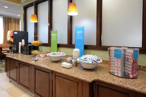 Tägliches inbegriffenes Frühstücksbuffet