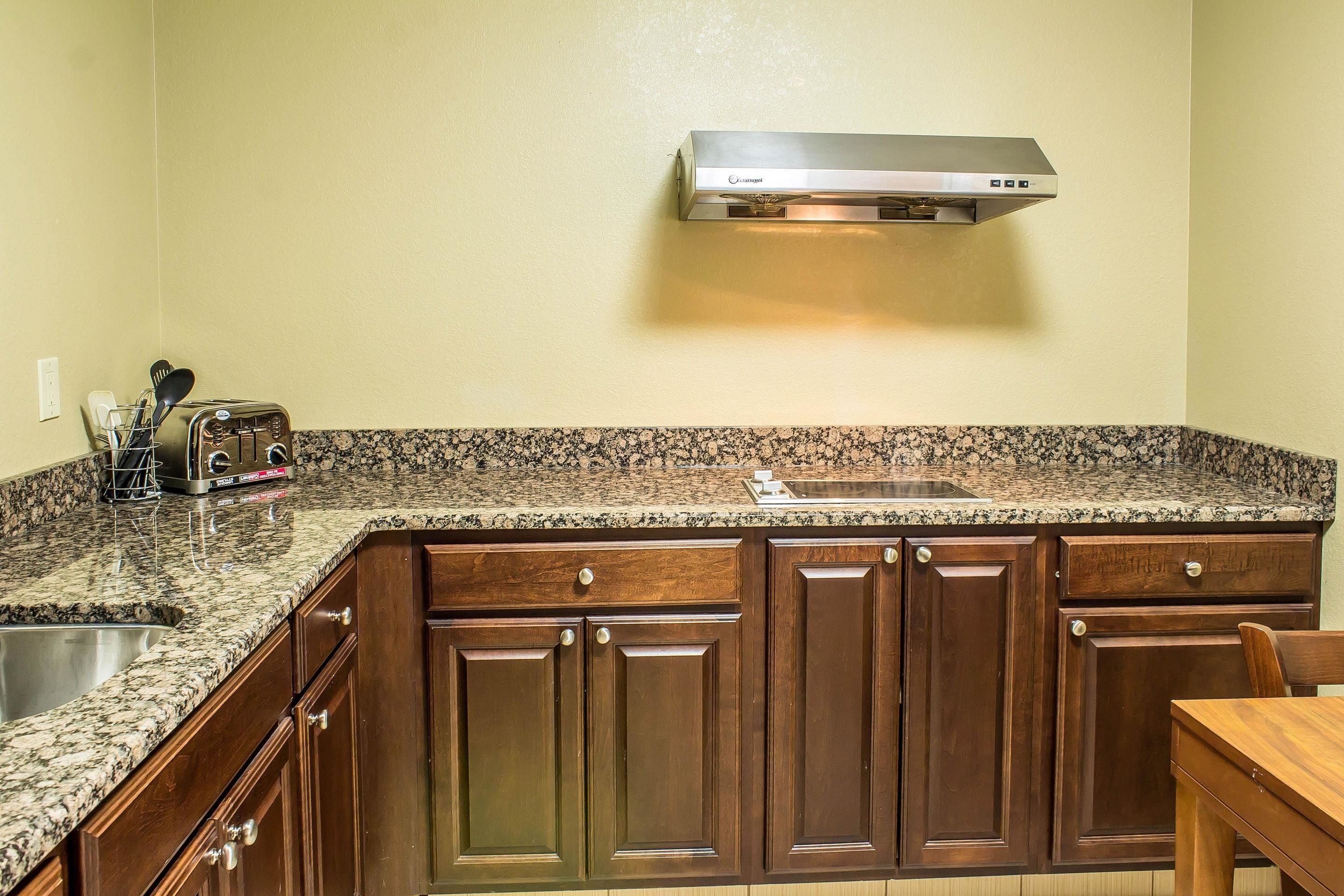 standard room | premium bedding, pillow-top beds, desk, blackout curtains