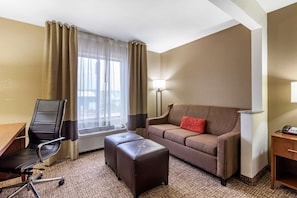 Suite, 1 King Bed with Sofa bed, Non Smoking | Premium bedding, pillowtop beds, desk, blackout drapes - Comfort Inn & Suites Cedar Rapids North - Collins Road (Cedar Rapids)