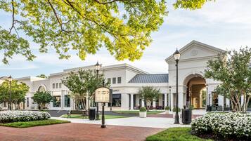 Shopping mall