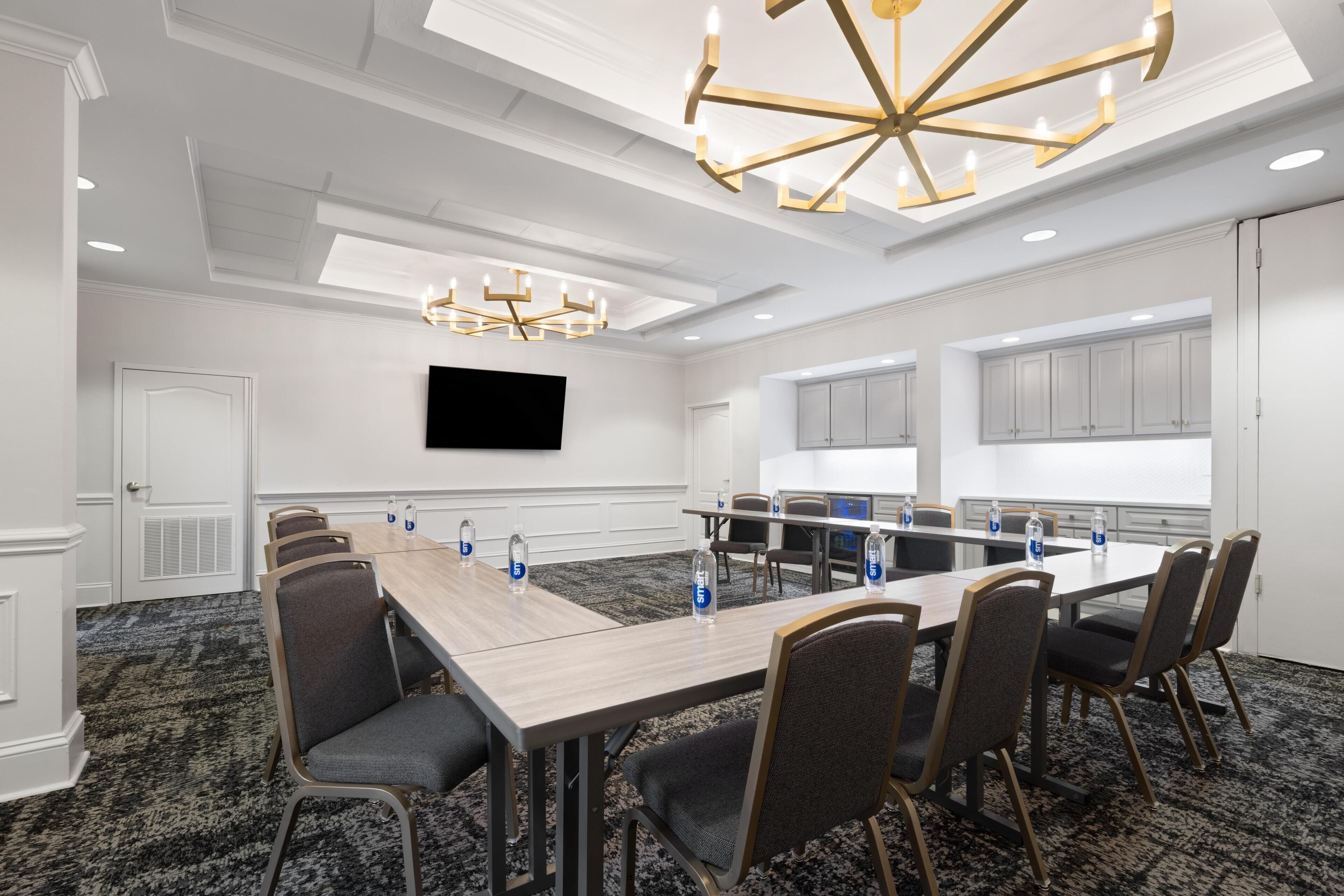 Photo - Hampton Inn & Suites South Park at Phillips Place