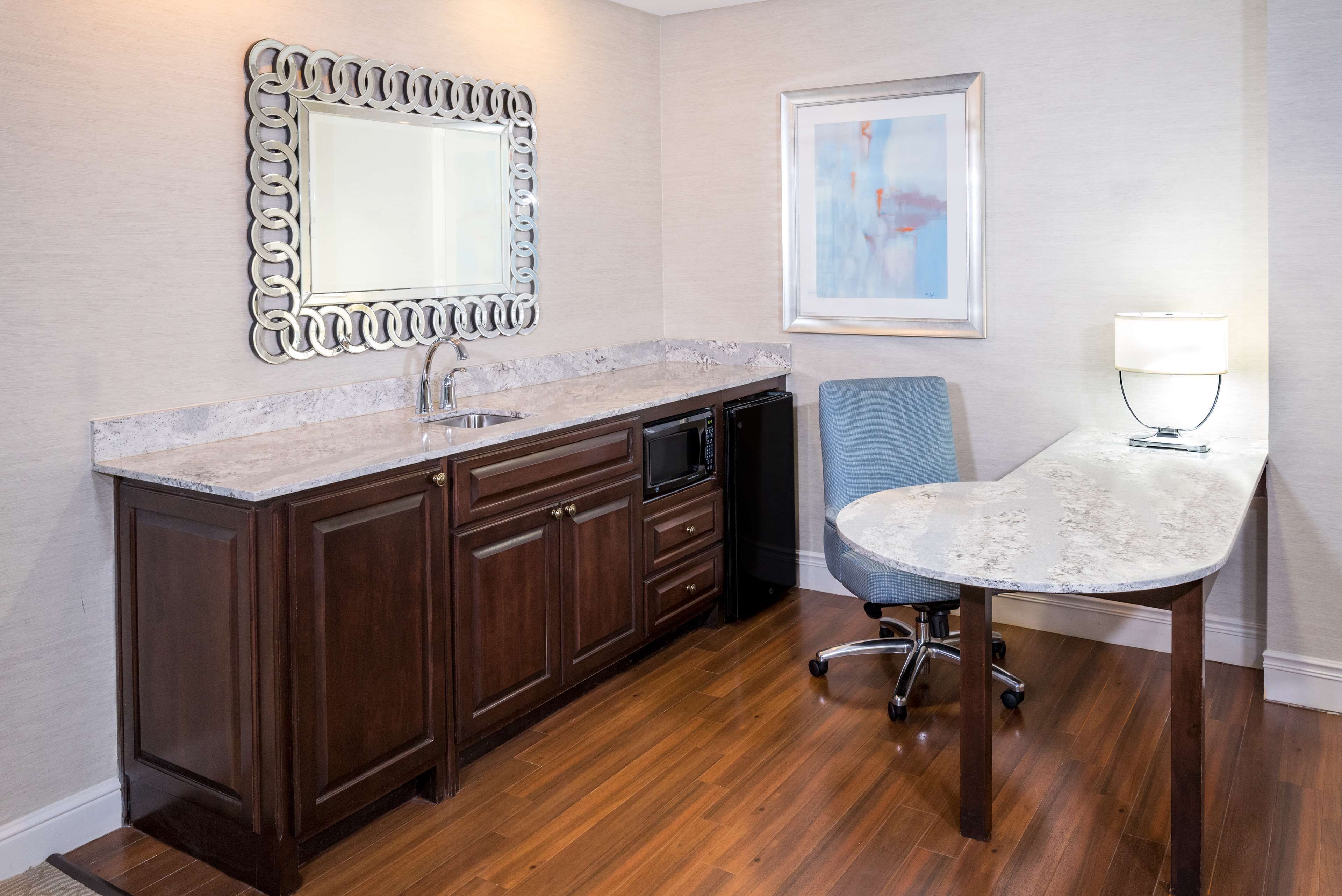 42-inch lcd tv with digital channels, tv