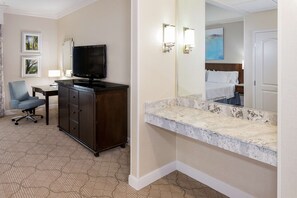 1 bedroom, in-room safe, desk, laptop workspace