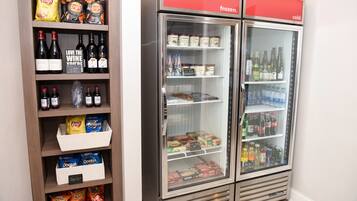 ๋งค์ผ ๋ทํ ๋ฌด๋ฃ ์์นจ ์์ฌ ํฌํจ