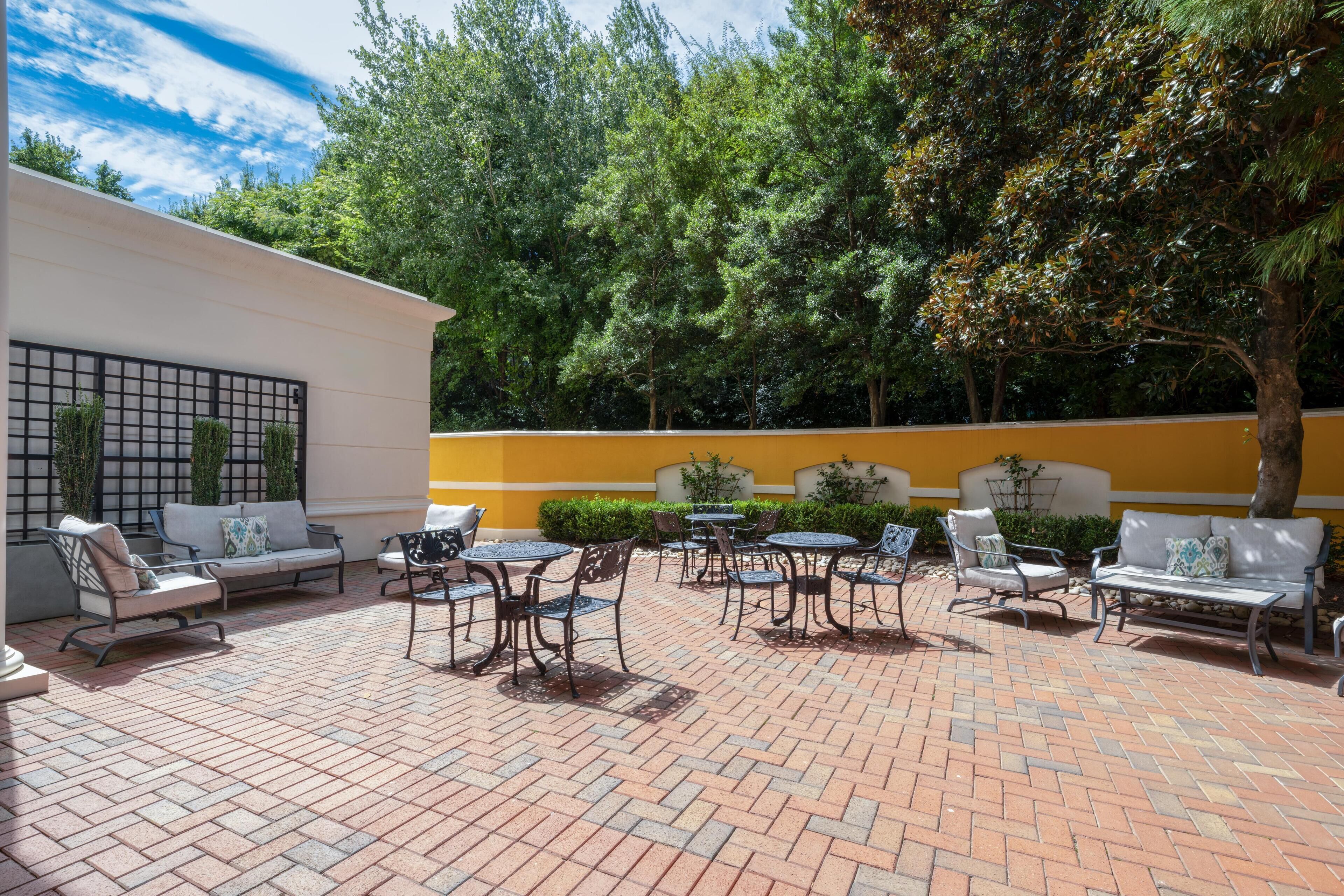 Photo - Hampton Inn & Suites South Park at Phillips Place