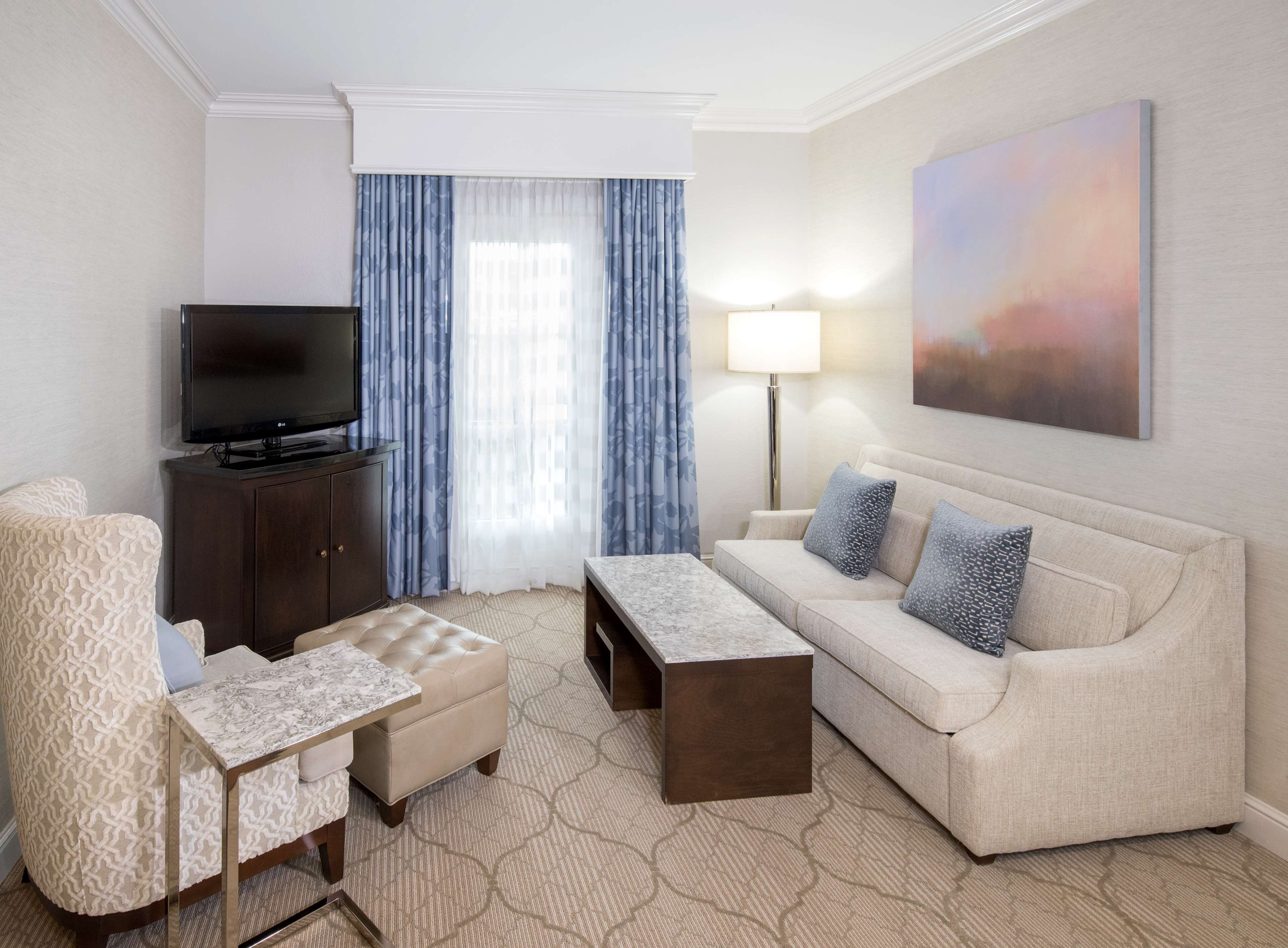 Photo - Hampton Inn & Suites South Park at Phillips Place