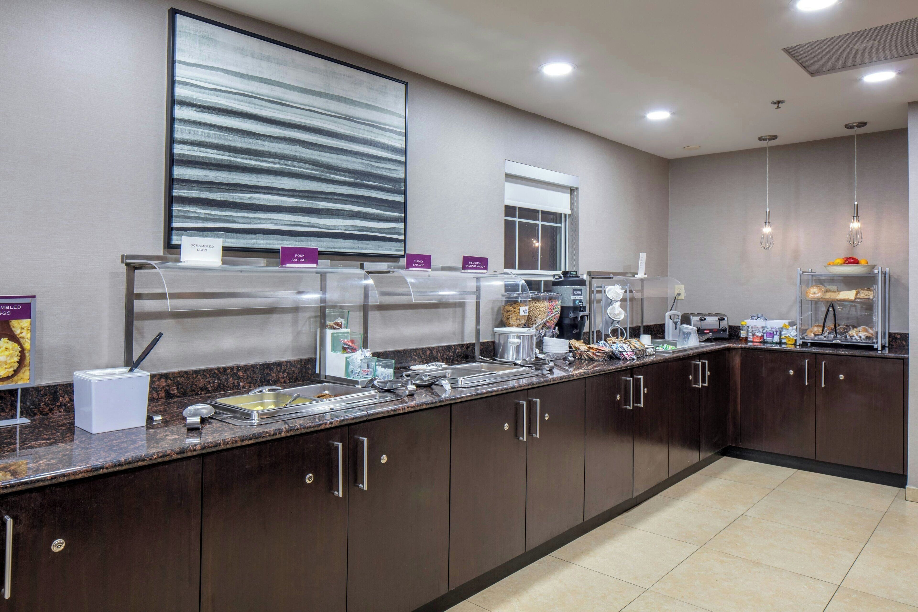 free daily continental breakfast