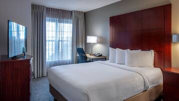 Ropa de cama de alta calidad, muebles diferentes y escritorio