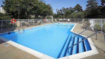 Alberca al aire libre por temporada