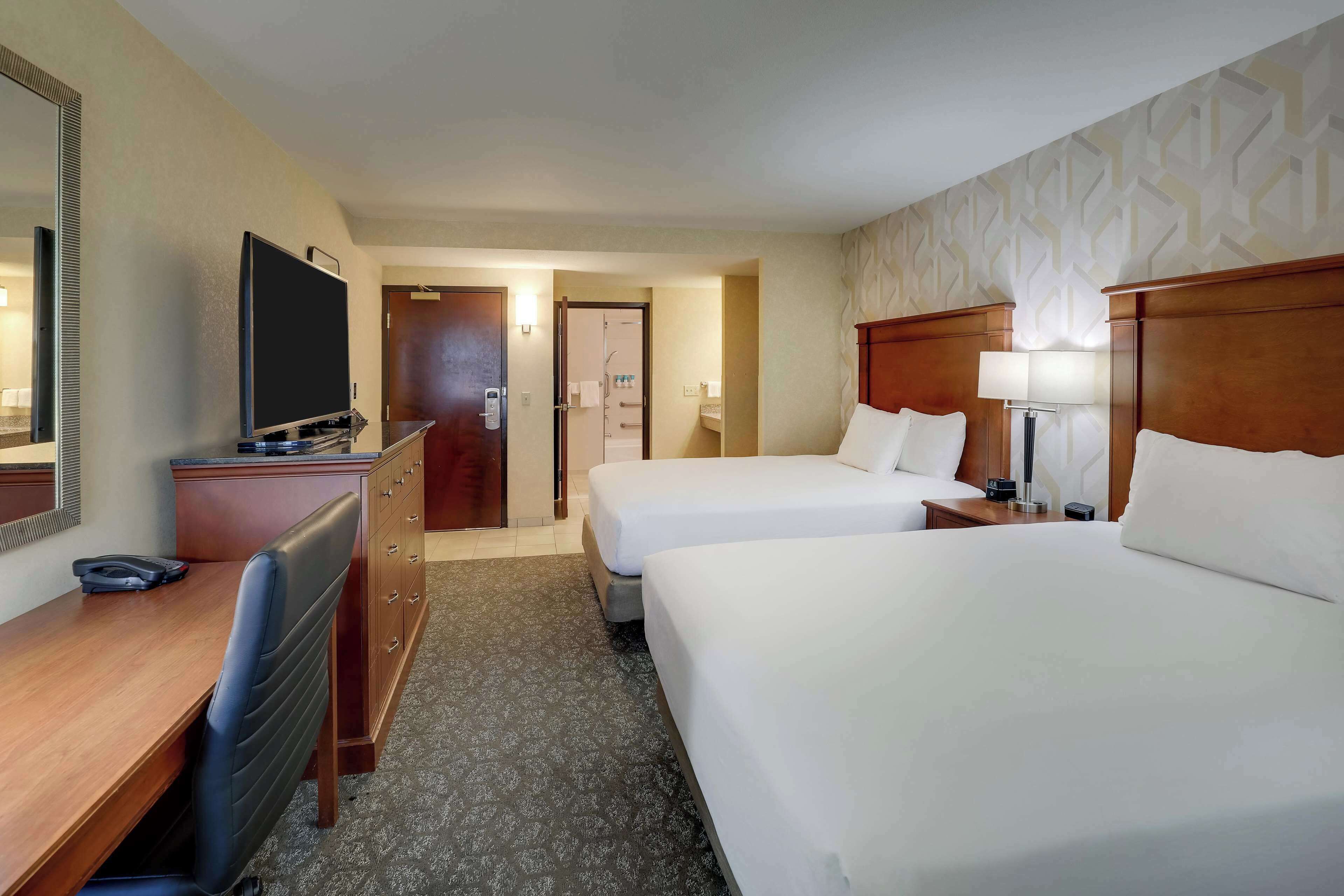 Photo - Drury Inn & Suites Charlotte University Place