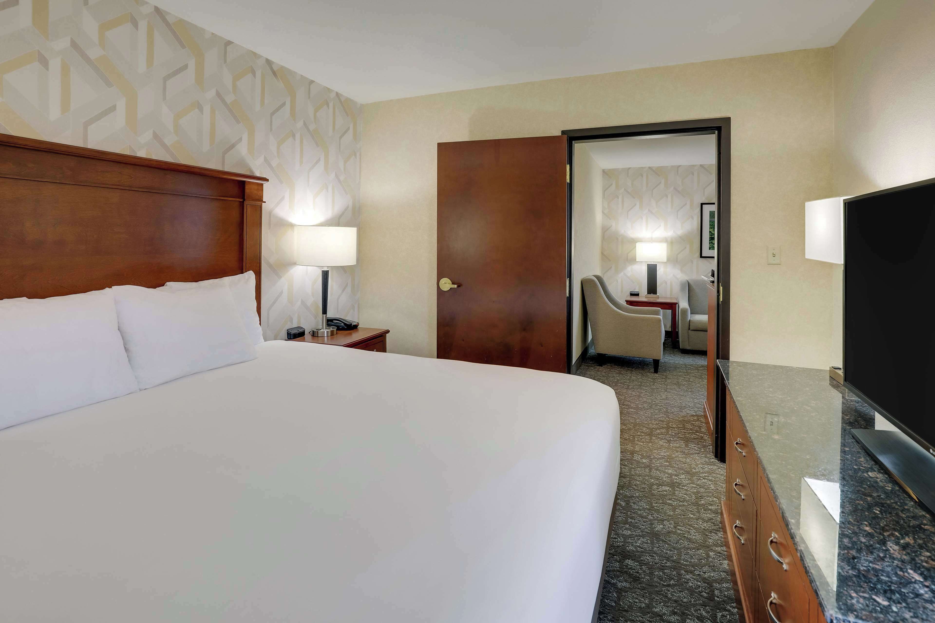 Photo - Drury Inn & Suites Charlotte University Place