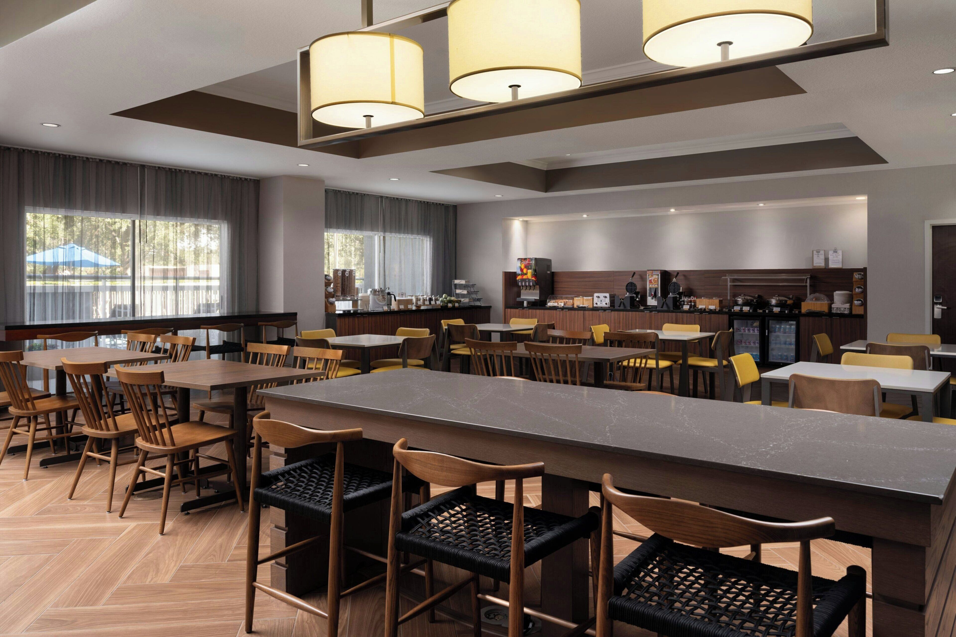 Free daily continental breakfast 