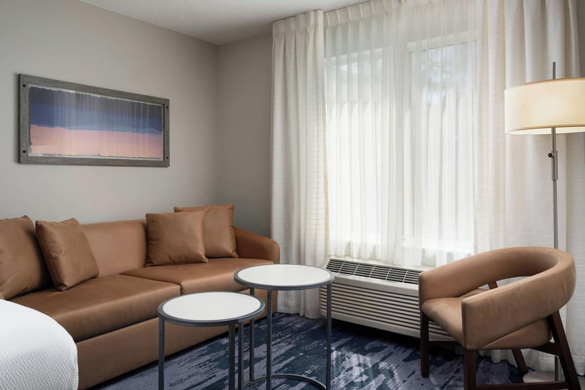 In-room safe, desk, iron/ironing board, free WiFi