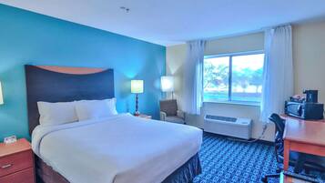 ملاءات للفراش لا تسبب الحساسية ومكتب ومساحة عمل للكمبيوتر المحمول