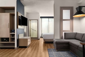 1 Schlafzimmer, hochwertige Bettwaren, Daunenbettdecken, Zimmersafe