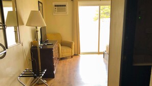 Room, 1 Queen Bed, Accessible, Refrigerator & Microwave (1 Queen Bed Accessible Non Smoking) | 1 bedroom, desk, laptop workspace, blackout drapes