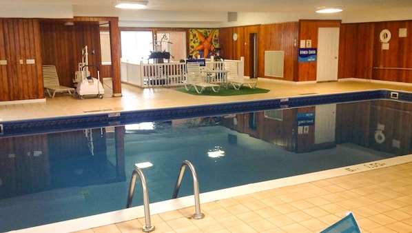 Indoor pool, pool loungers