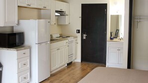 Fridge, microwave