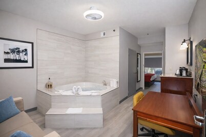 Baymont Inn & Suites by Wyndham Morrow/Atlanta I-75 South