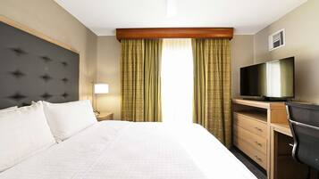Ropa de cama de alta calidad, muebles diferentes y escritorio